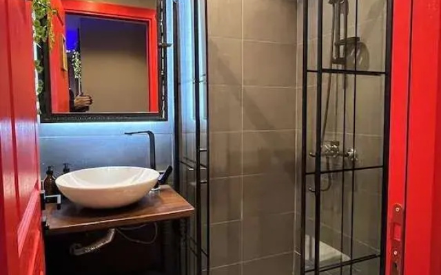 Thalia Suites Hotel