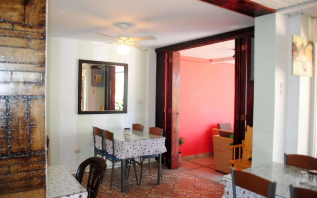 Hostal Antares