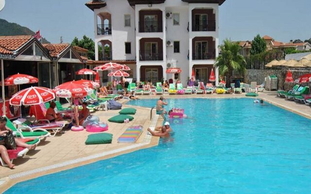 Club Ekinci Palace