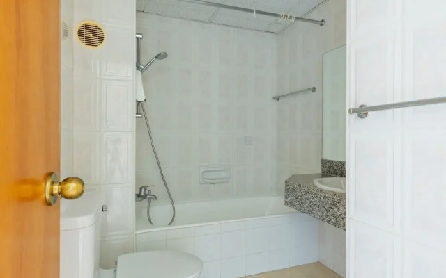1 Bedroom Apartment With Balcony and Garden-view