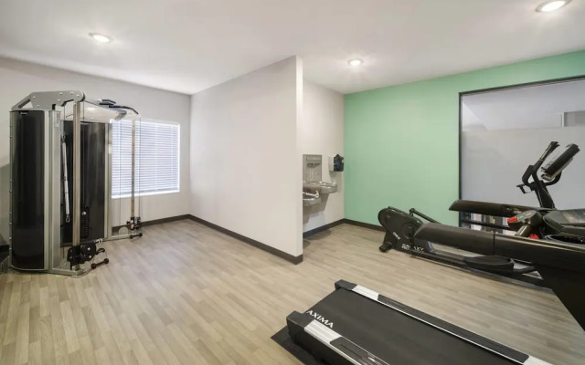 Echo Suites Extended Stay By Wyndham Naples