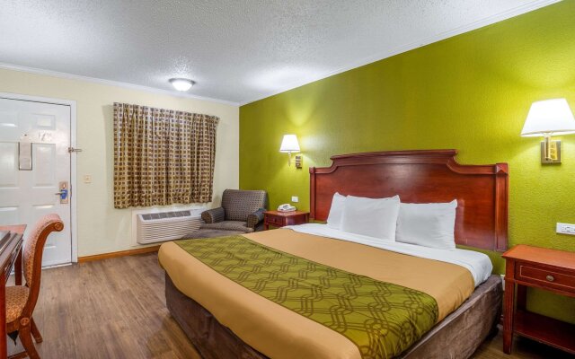 Rodeway Inn & Suites Fort Jackson