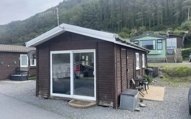 Charming Chalet Nestled in Heart of Clarach Bay