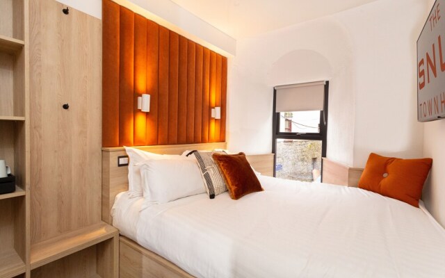 The Snug Townhouse