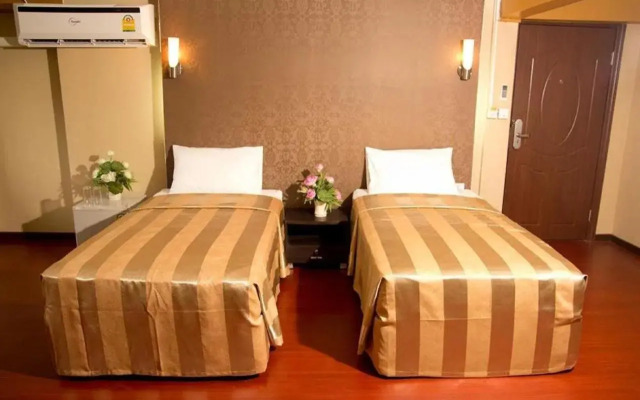 Visiting Card Hotel & Resort