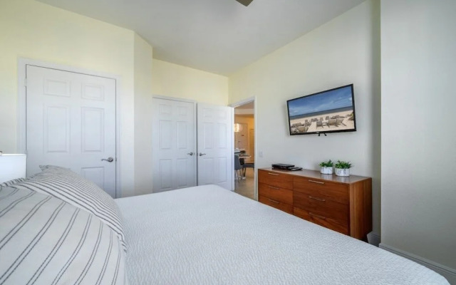 Penthouse Gem 3 Bedroom Condo by Redawning