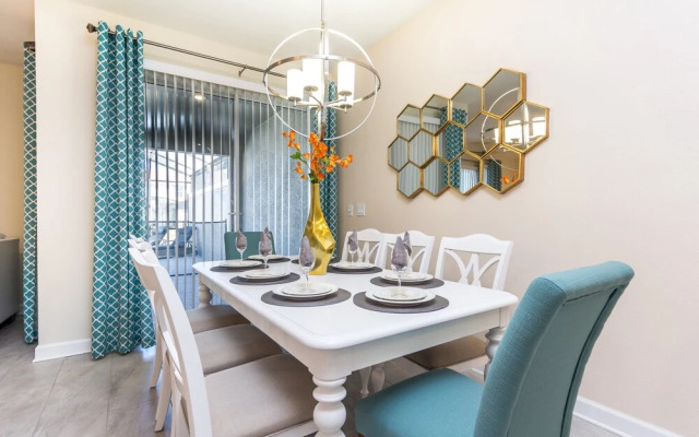 Romeo Circle Villa Storey Lake