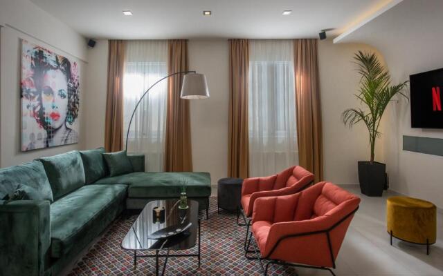 Maison De Mare, 4BR Central Luxury Beach Residence