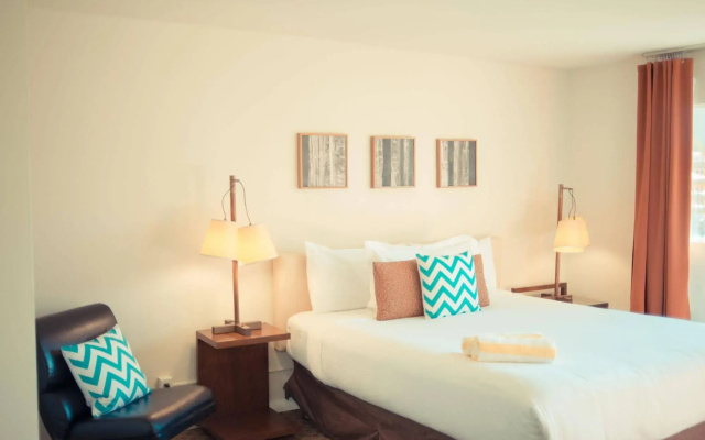 The Skylark a Palm Springs Hotel