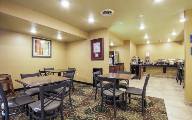 Cobblestone Inn & Suites - Corry