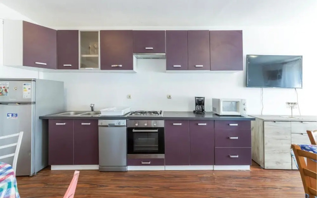 Stunning Apartment in Peroj With Wifi and 4 Bedrooms