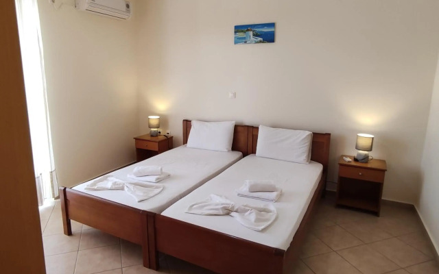 Nikos 2 Studios & Apartments
