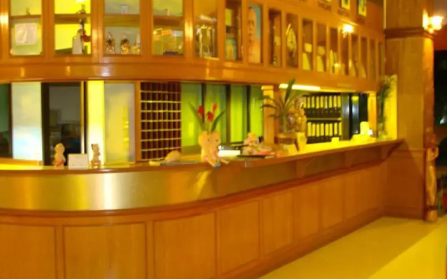 Golden Cliff Beach Resort (SHA Extra Plus)
