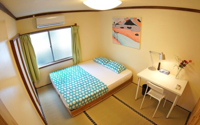 Gojo Paradiso homes restaurant and bar - Hostel