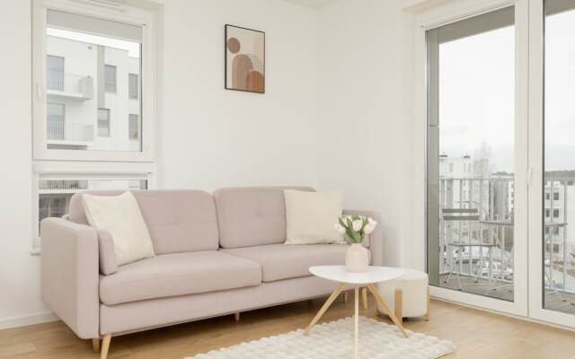Apartment With Desk in Gdansk by Renters