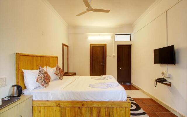 Hotel Pleasure Inn near Turtle Beach, Morjim