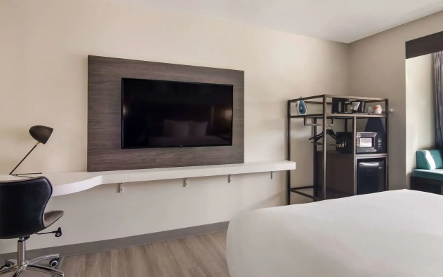 Spark by Hilton Clarion