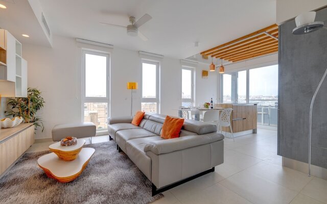Stunning Apartment in a Central Location With Views