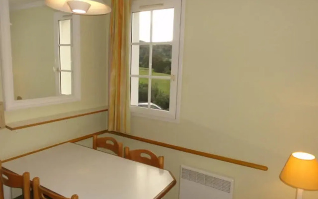 Studio in Saint-raphaël, With Pool Access, Furnished Terrace and Wifi