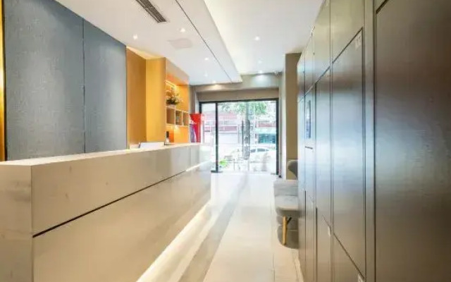 Yistory Riverview Hotel (Jiefangbei Shibati Branch)