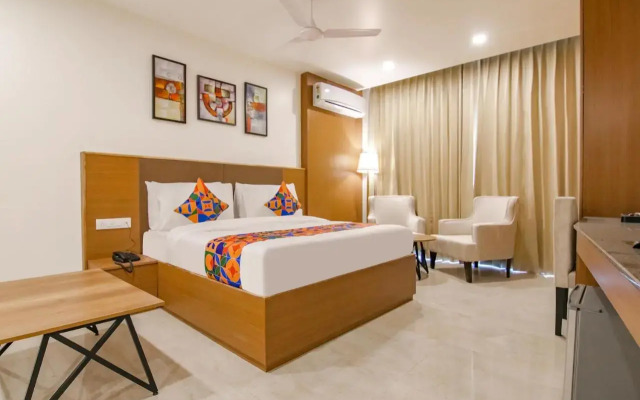 Saltstayz Select – Unitech Cyber Park