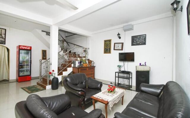 Hotel Damas Kadawatha by OYO Rooms