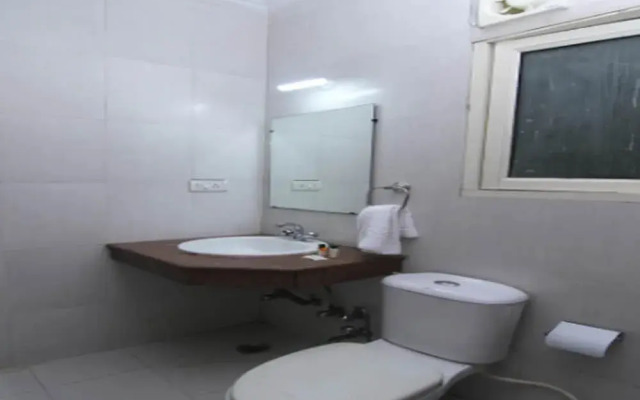 OYO 18557 The Chef Guest House
