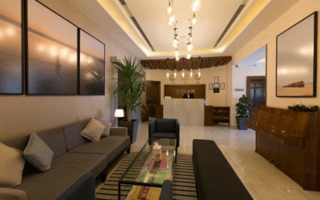 Yellow Rose Hotel