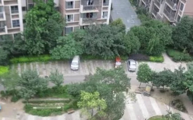 Chengdu Deyuan Apartment