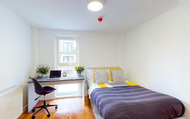 Rooms & Studios for STUDENTS Only BOLTON