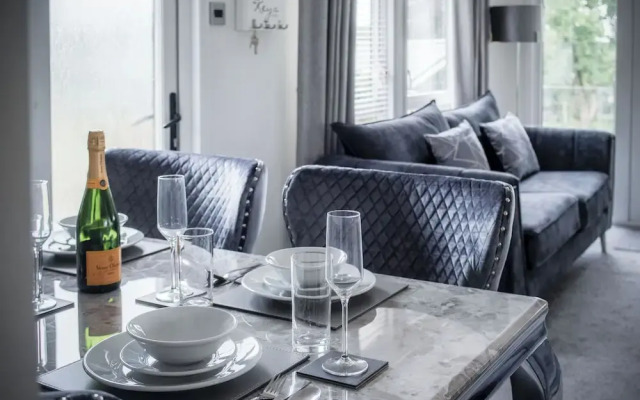 1 Manor Lodge - 3 Bedroom Lodge - Pendine
