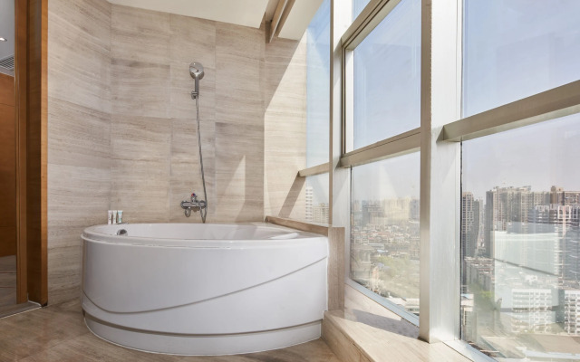 Grandskylight Hotel