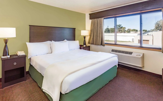 AmericInn by Wyndham Hampton