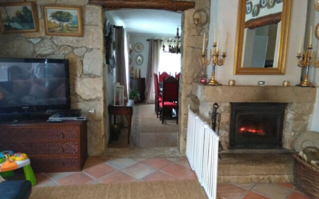 House - 3 Bedrooms with Pool and WiFi - 107434