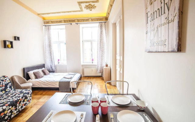 Mosaic Center Apartments
