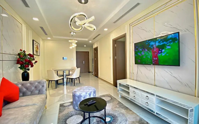 DongDong Skyview APT in Landmark81 Tower