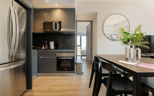 w Luxurious 2BR in the Heart of Interlomas