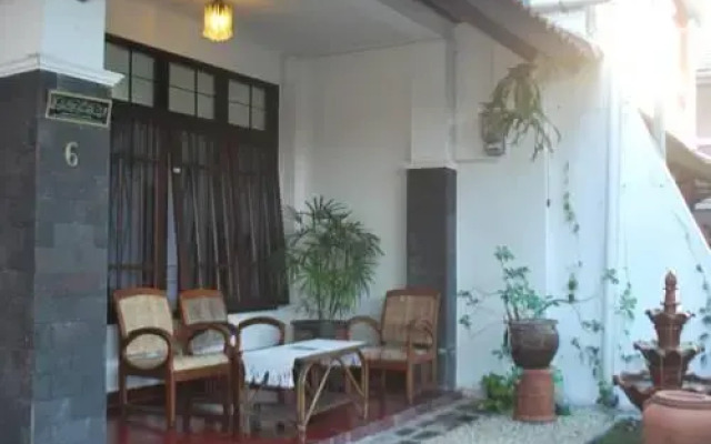 Queen Homestay