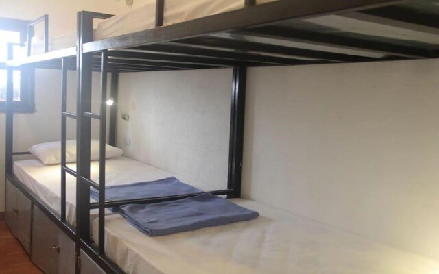 LPQ Backpackers Hostel