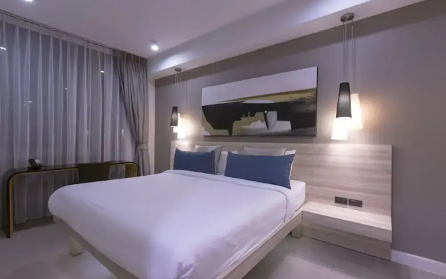 Oceanstone Phuket by Holy Cow 604