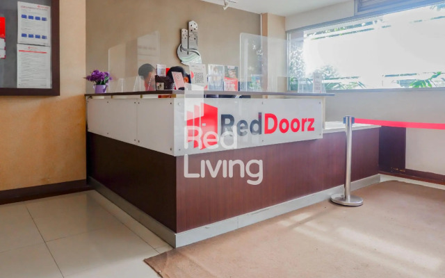 Collection O 92643 Emerald Apartement by Tahha Hospitality