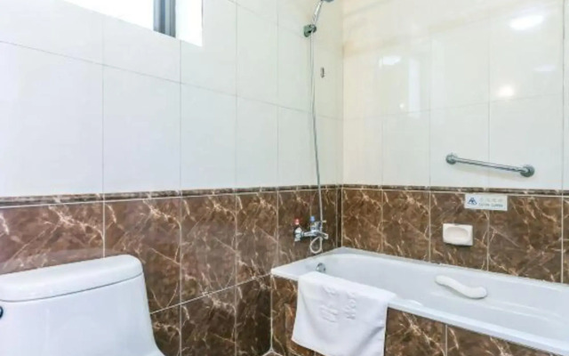 Wofo Villa Courtyard Hotel