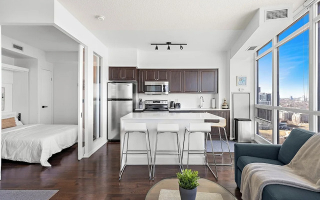 Toronto Waterfront Stay