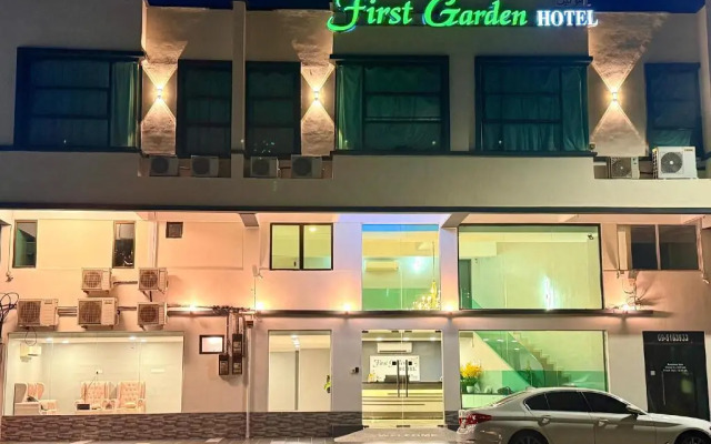 OYO 44043 First Garden Hotel
