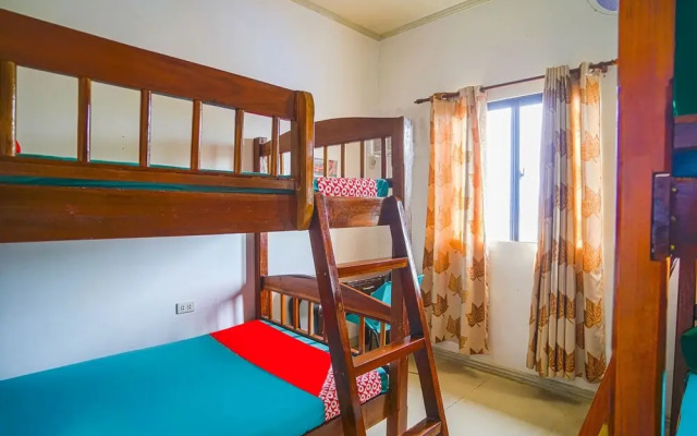 OYO 872 Villa Tomasa Beach Resort