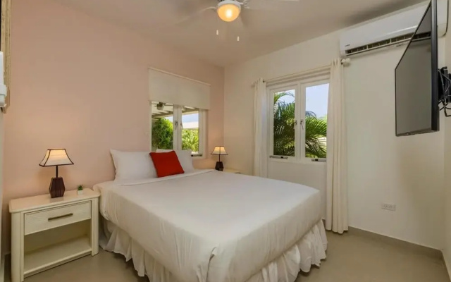Outstanding Oasis 7BR 7BA Villa With Private Pool