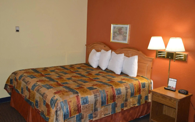 Burnsville Inn & Suites