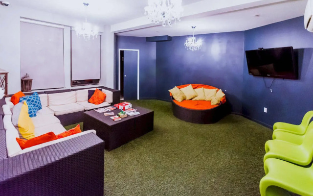 Q4 Hotel