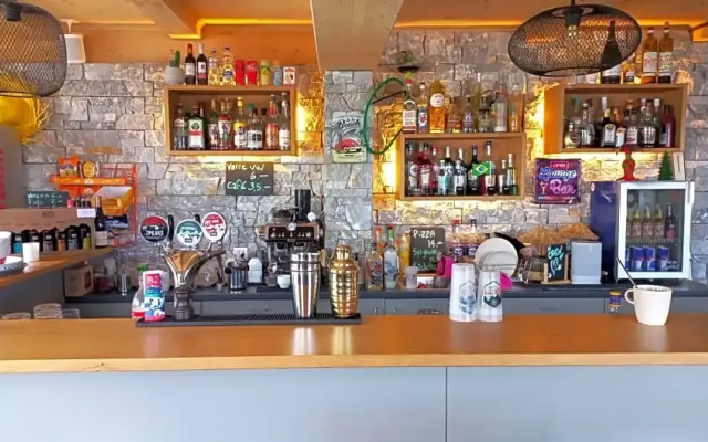 Freeride Hostel & Bar lounge