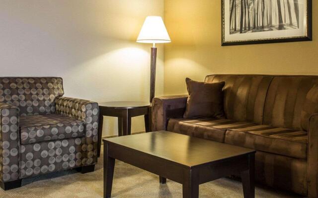 Comfort Suites Lake Norman - Huntersville